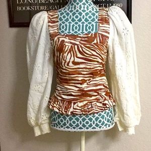 Top-Clip Eyelet Cham A Print. Balloon sleeves